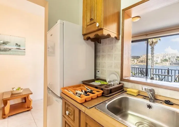 Lovely Seaview At Apartament St Paul's Bay